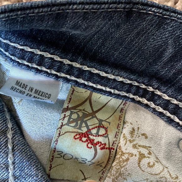 BKE Bootcut (Slim) Jeans style:Stella, Size 30x37.5 - Picture 4 of 10